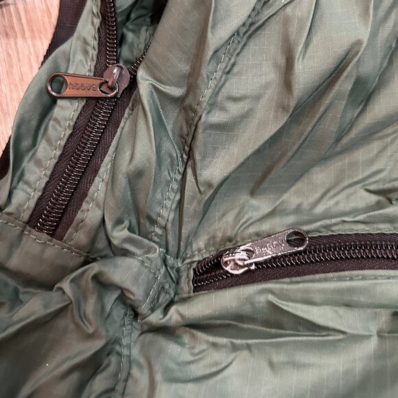 Stylish Green Backpack - Picture 3 of 4